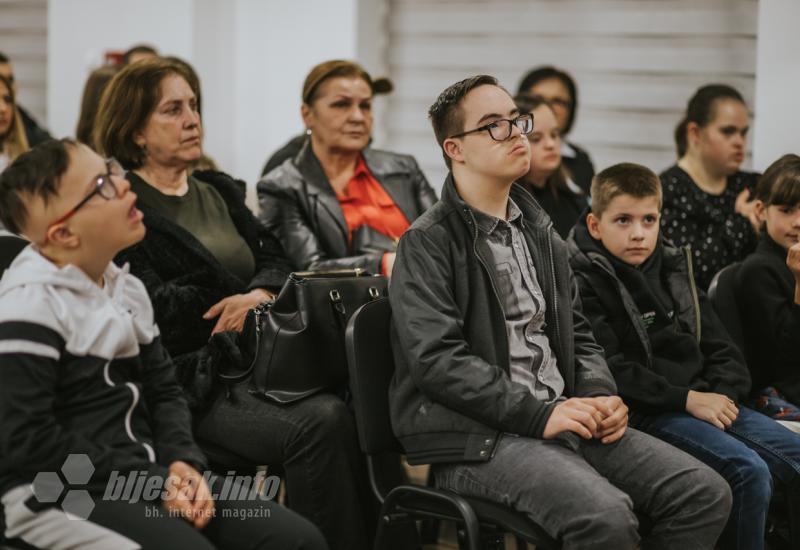 FOTO | Mostar: Prikazan film o inkluziji djece s Down sindromom u sportske aktivnosti